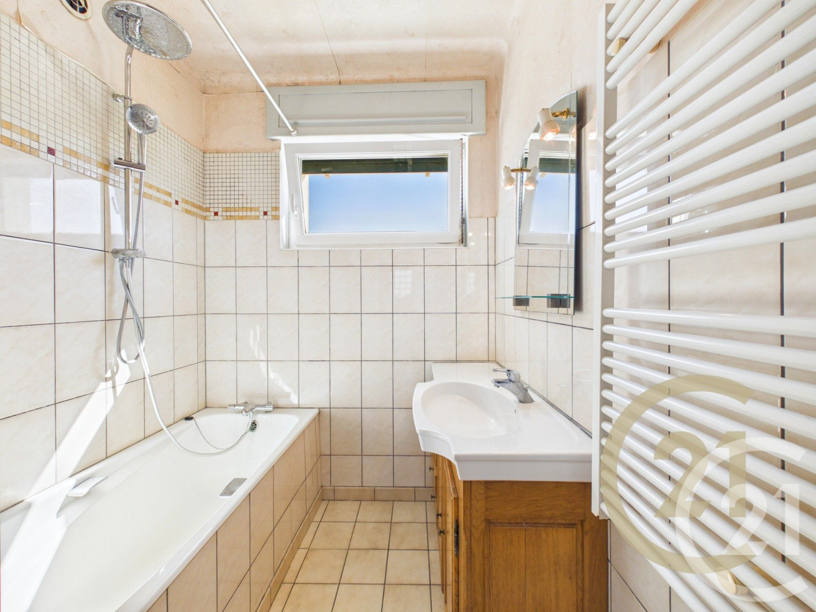 
                                                Vente
                                                 maison