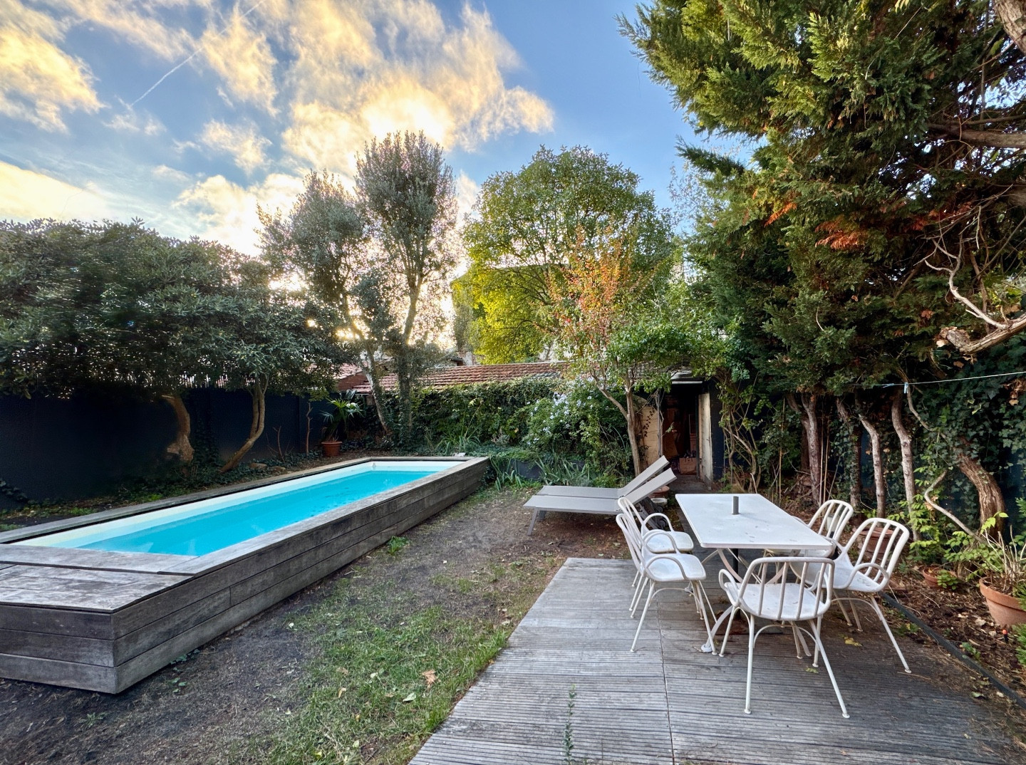 
                                                Vente
                                                 Maison 7 pièces - 145m2 - Saint Genès