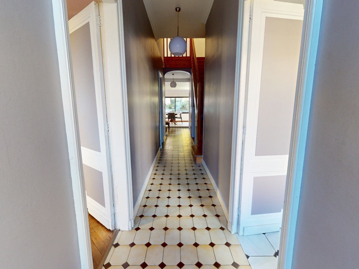 
                                                Vente
                                                 Maison 7 pièces - 145m2 - Saint Genès