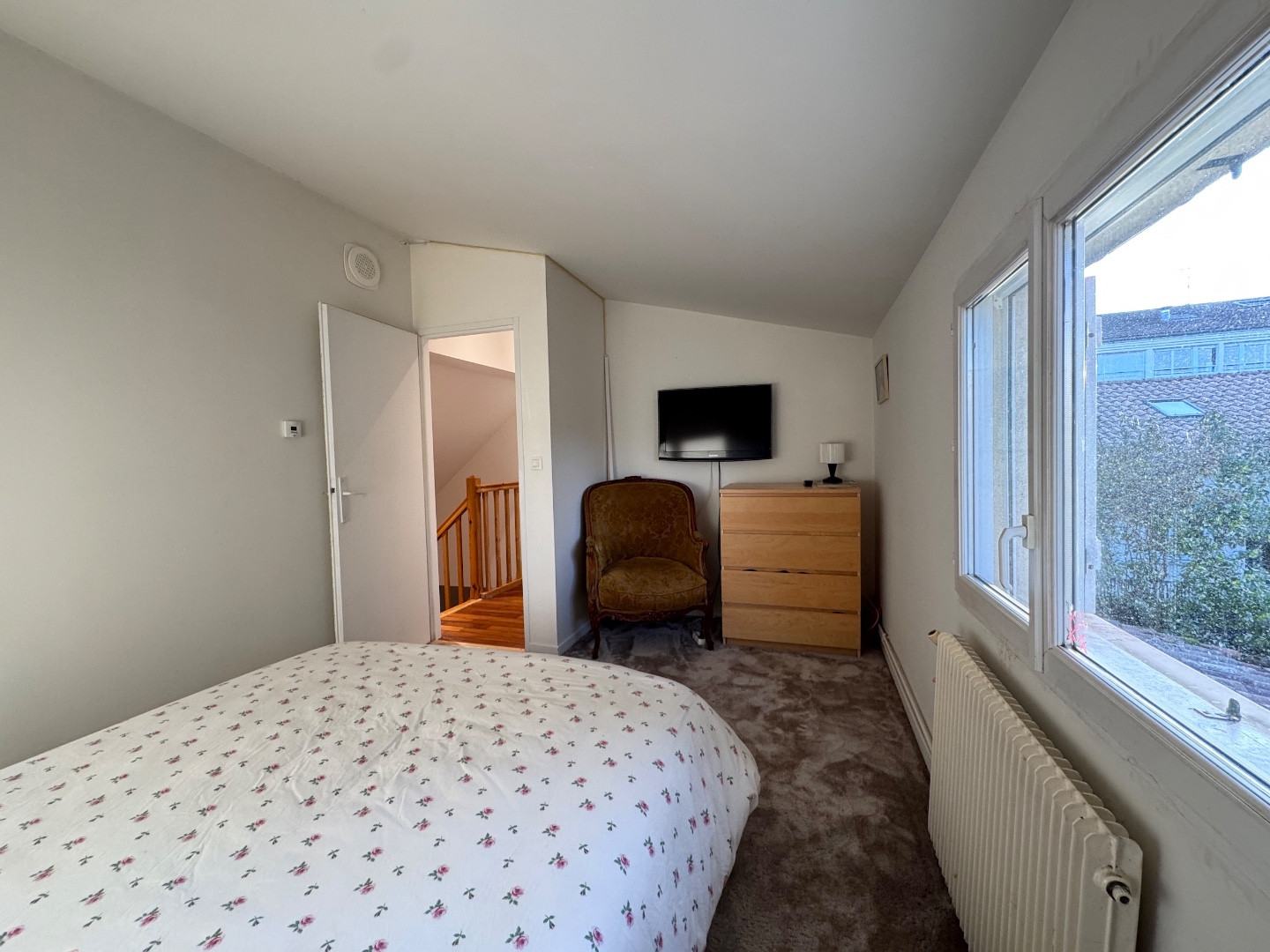 
                                                Vente
                                                 Maison 7 pièces - 145m2 - Saint Genès