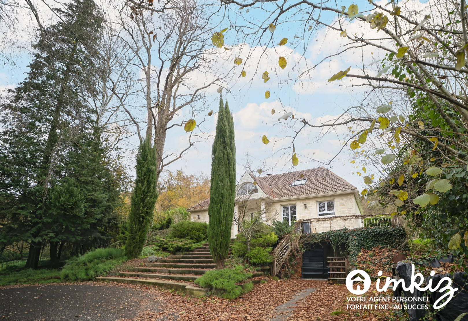 
                                                Vente
                                                 Maison 7 pièces 180m² sur terrain de 1,5 hectare