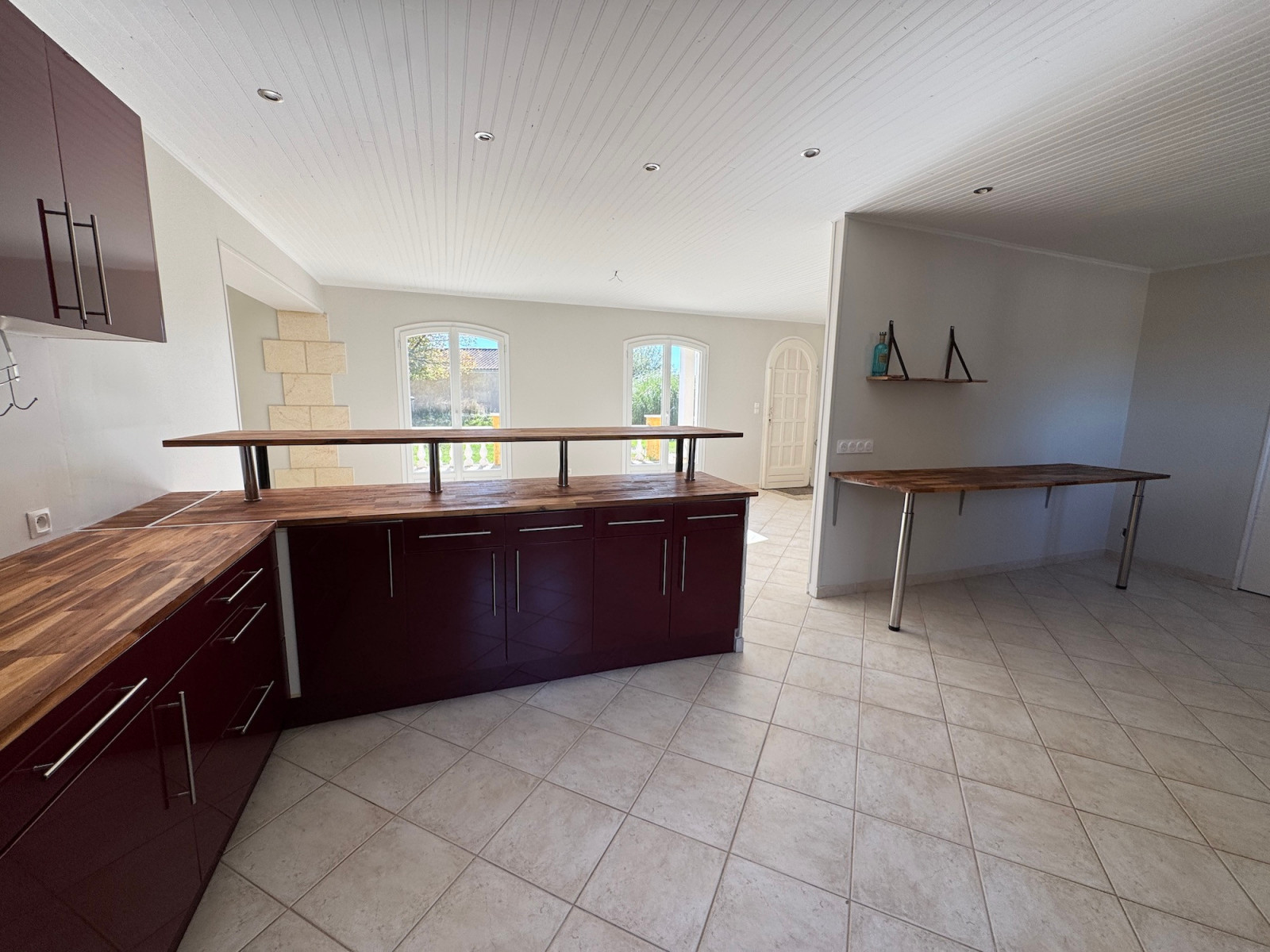 
                                                Vente
                                                 Maison 7 pièces - 246m2