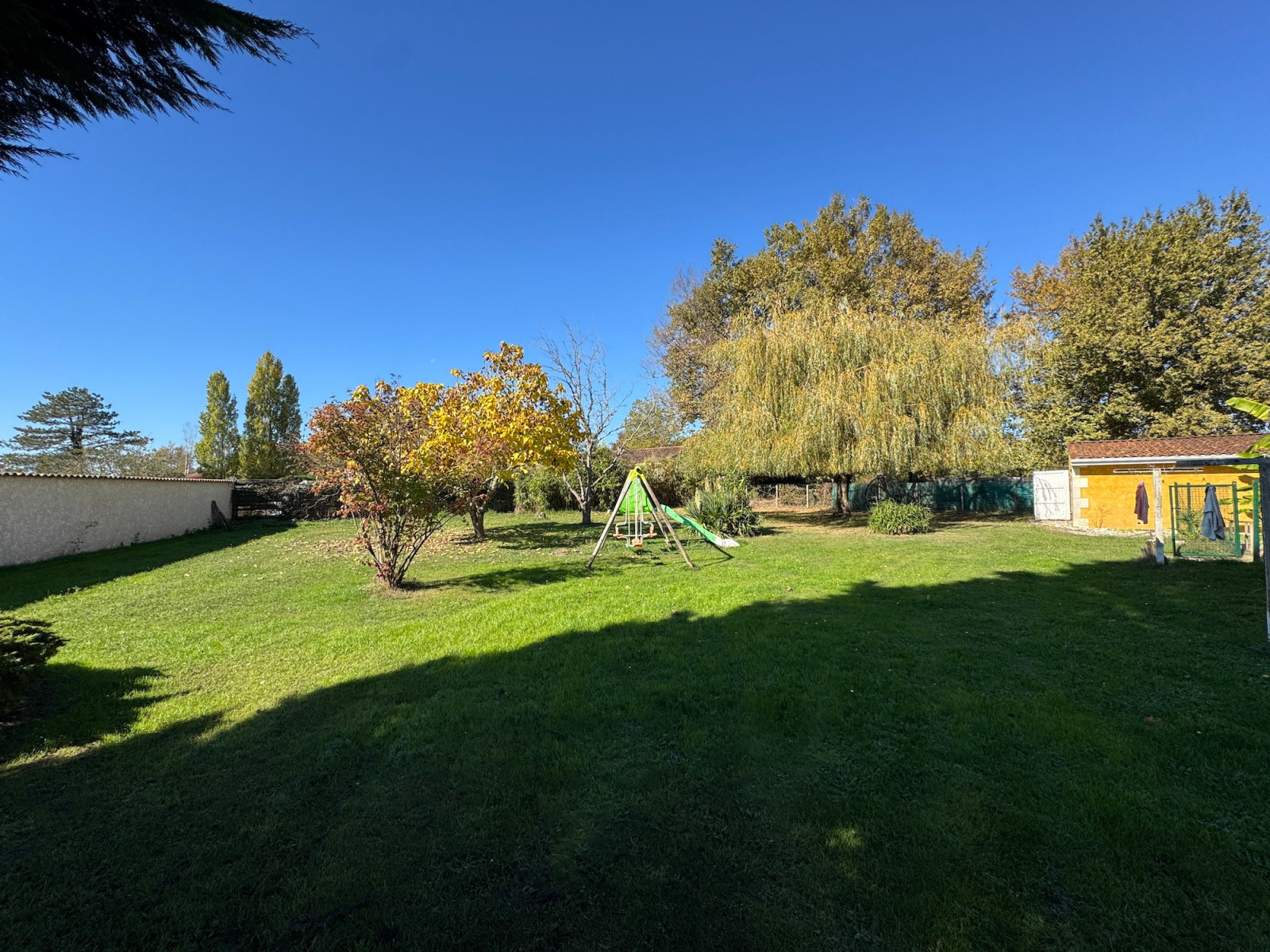 
                                                Vente
                                                 Maison 7 pièces - 246m2