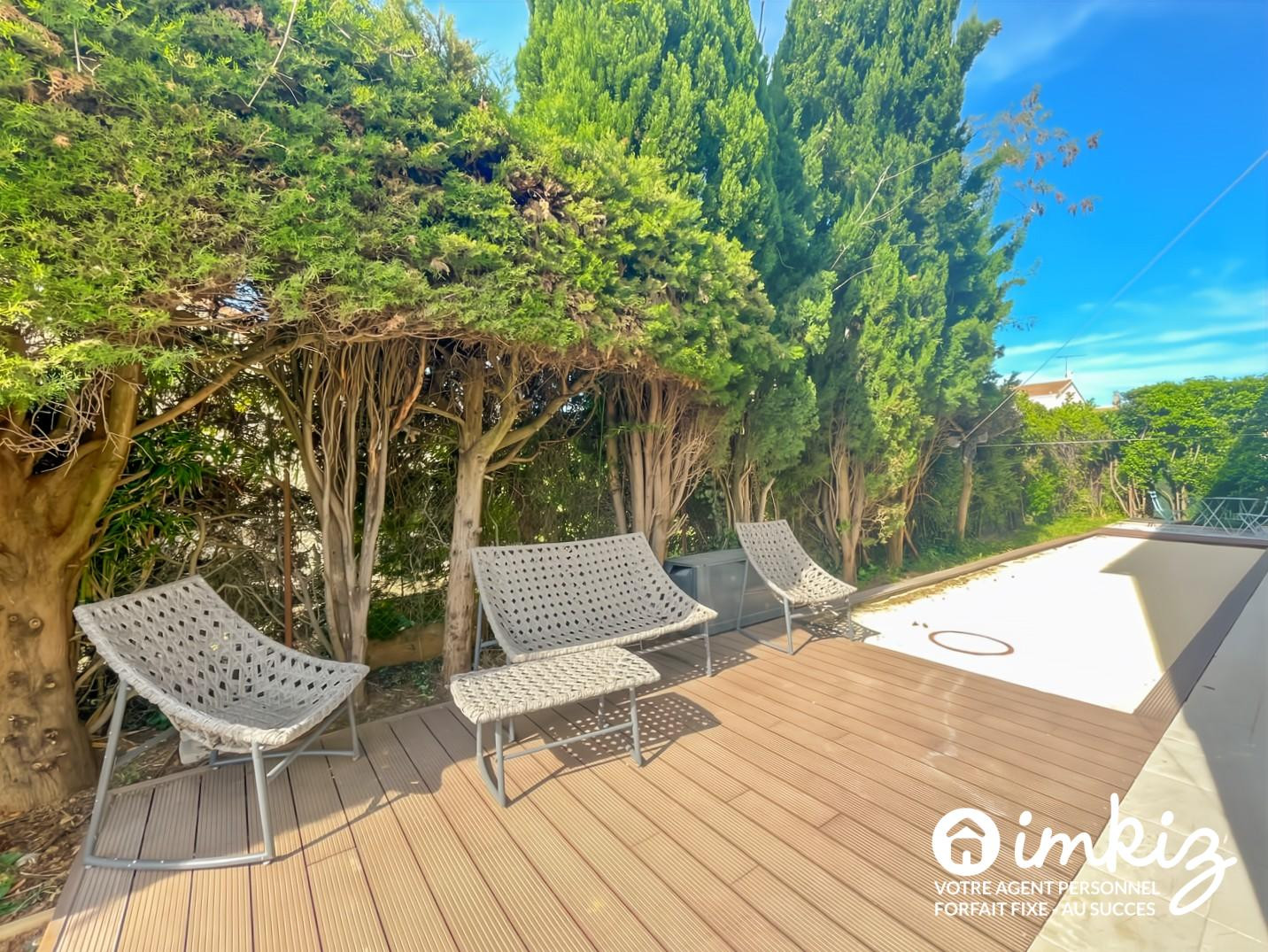 
                                                Vente
                                                 Maison 7 pièces / 4 chambres entièrement refaite