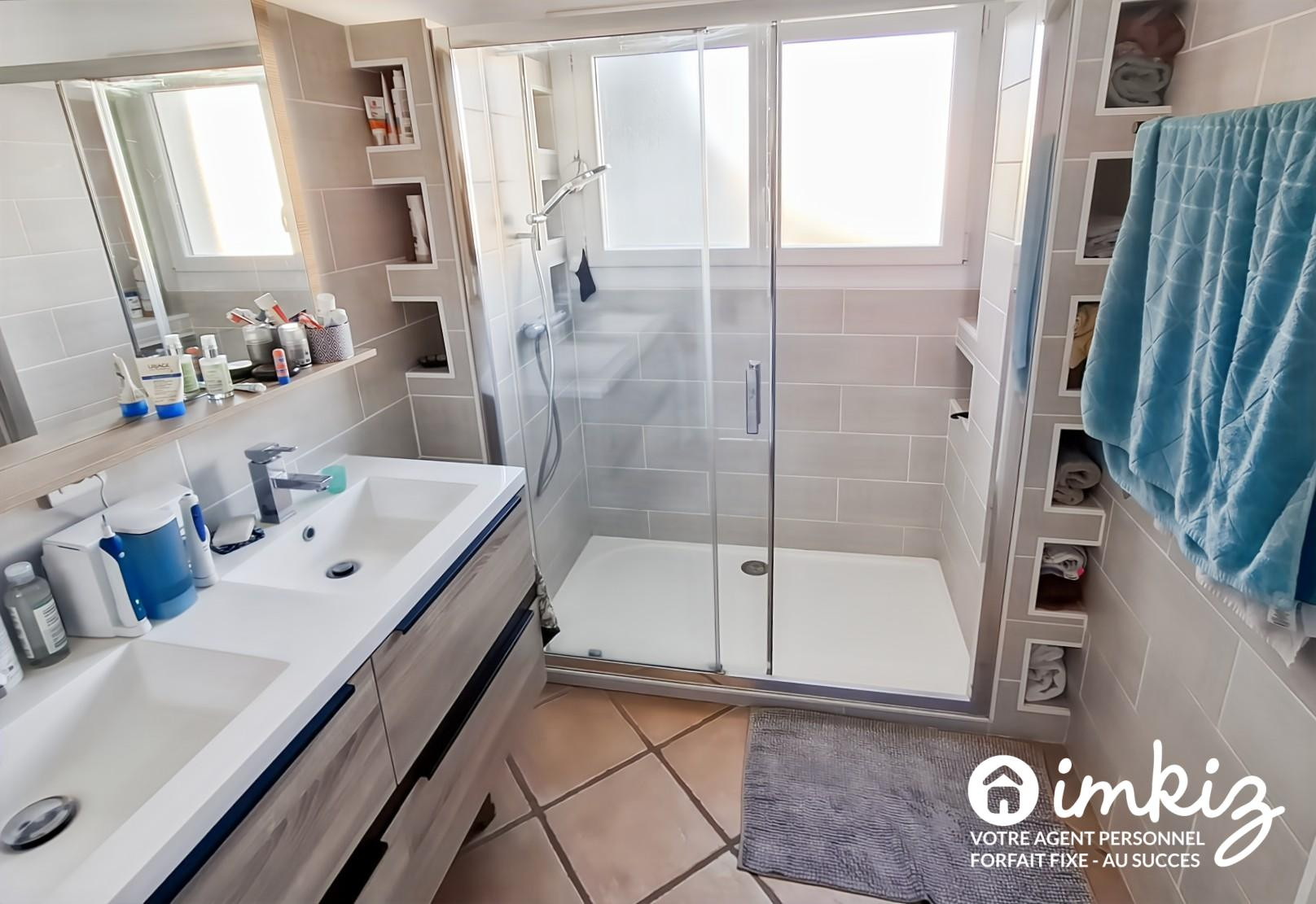 
                                                Vente
                                                 Maison 7 pièces / 4 chambres entièrement refaite