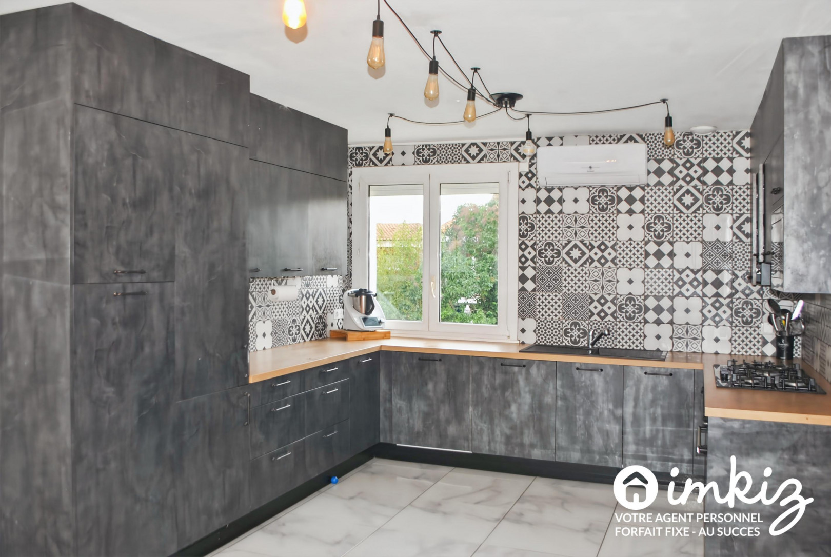 Vente
                                                 Maison 7 pièces 6 chambres possibilité 10.7% brut