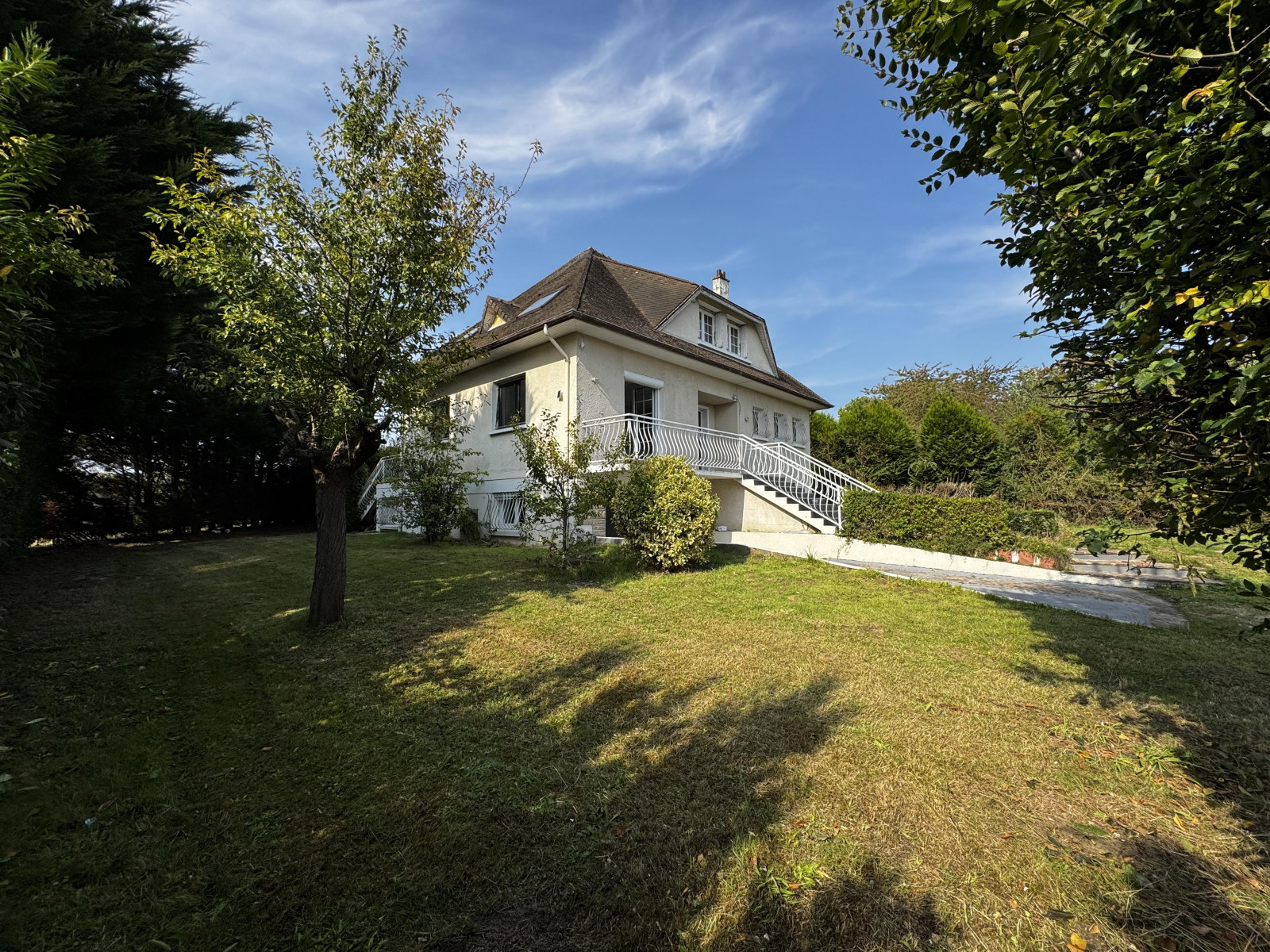 
                                                Vente
                                                 Maison 7 pièces