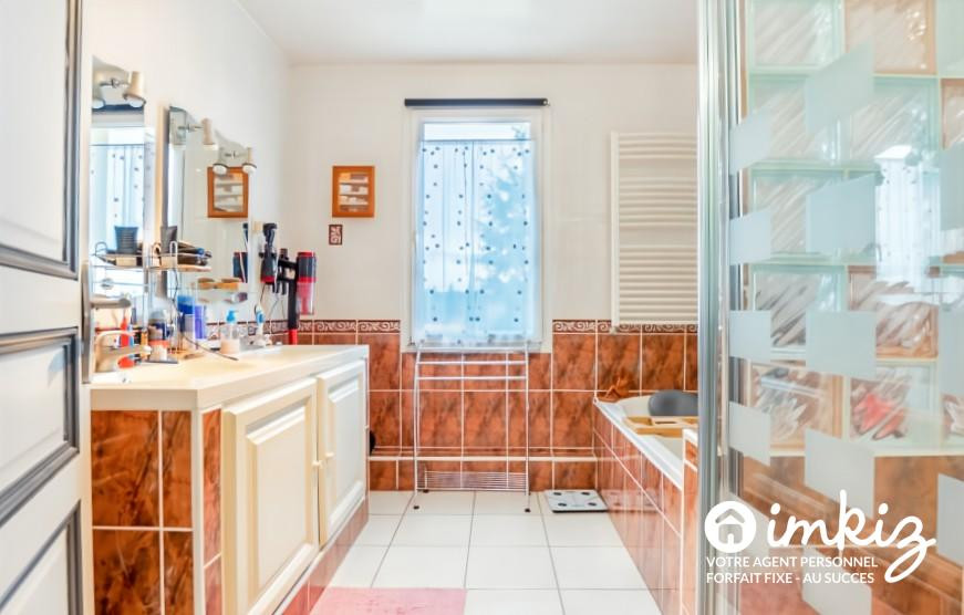 
                                                Vente
                                                 Maison 7 pièces