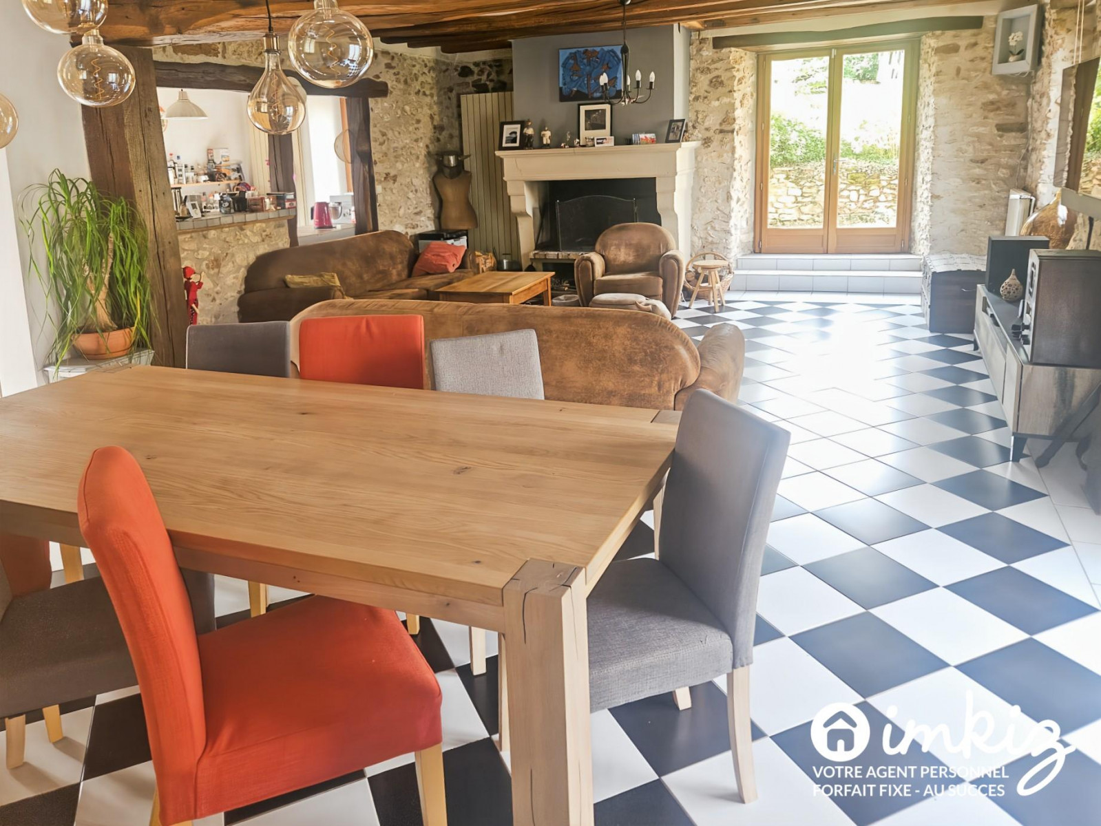 
                                                Vente
                                                 Maison 7 pièces