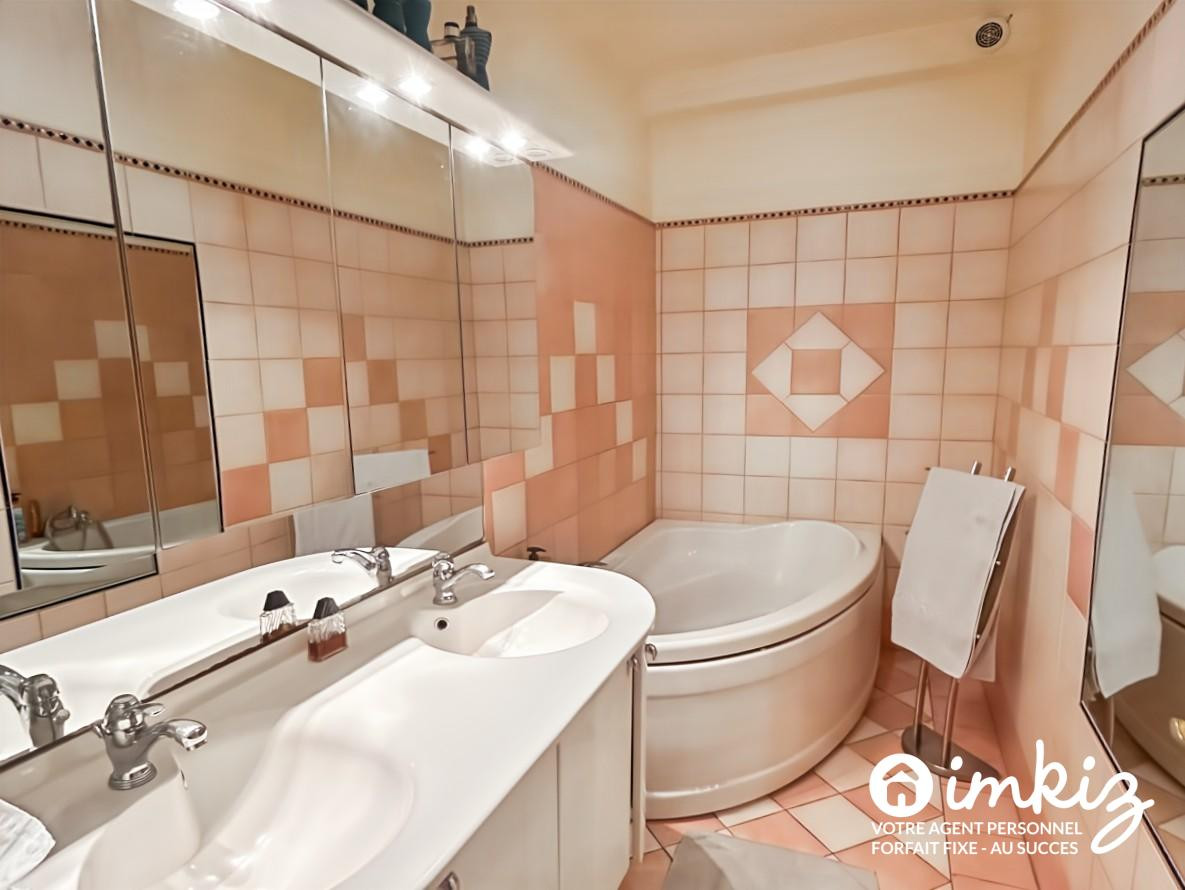 
                                                Vente
                                                 Maison 7 pièces