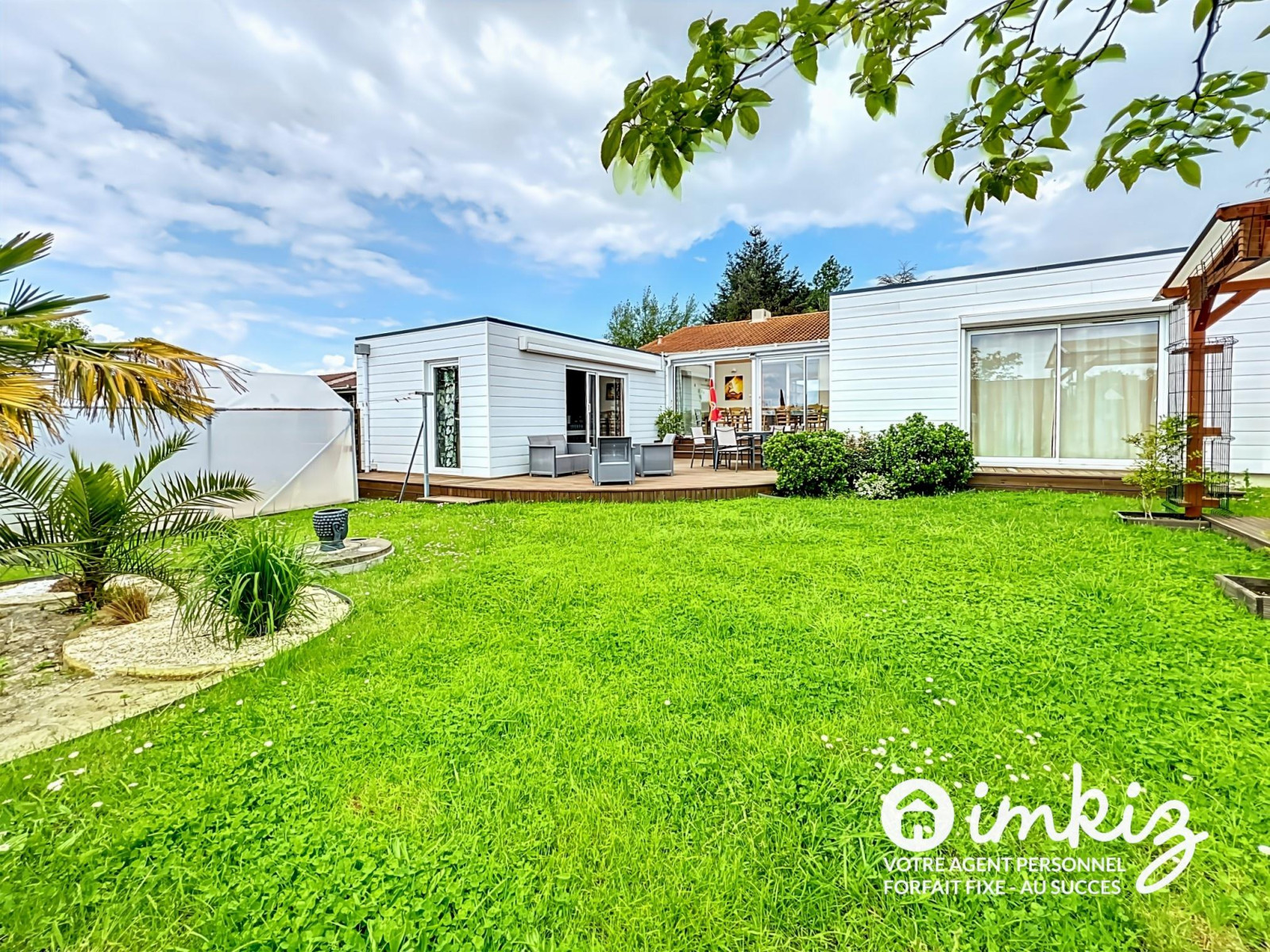 
                                                Vente
                                                 Maison 7 pièces