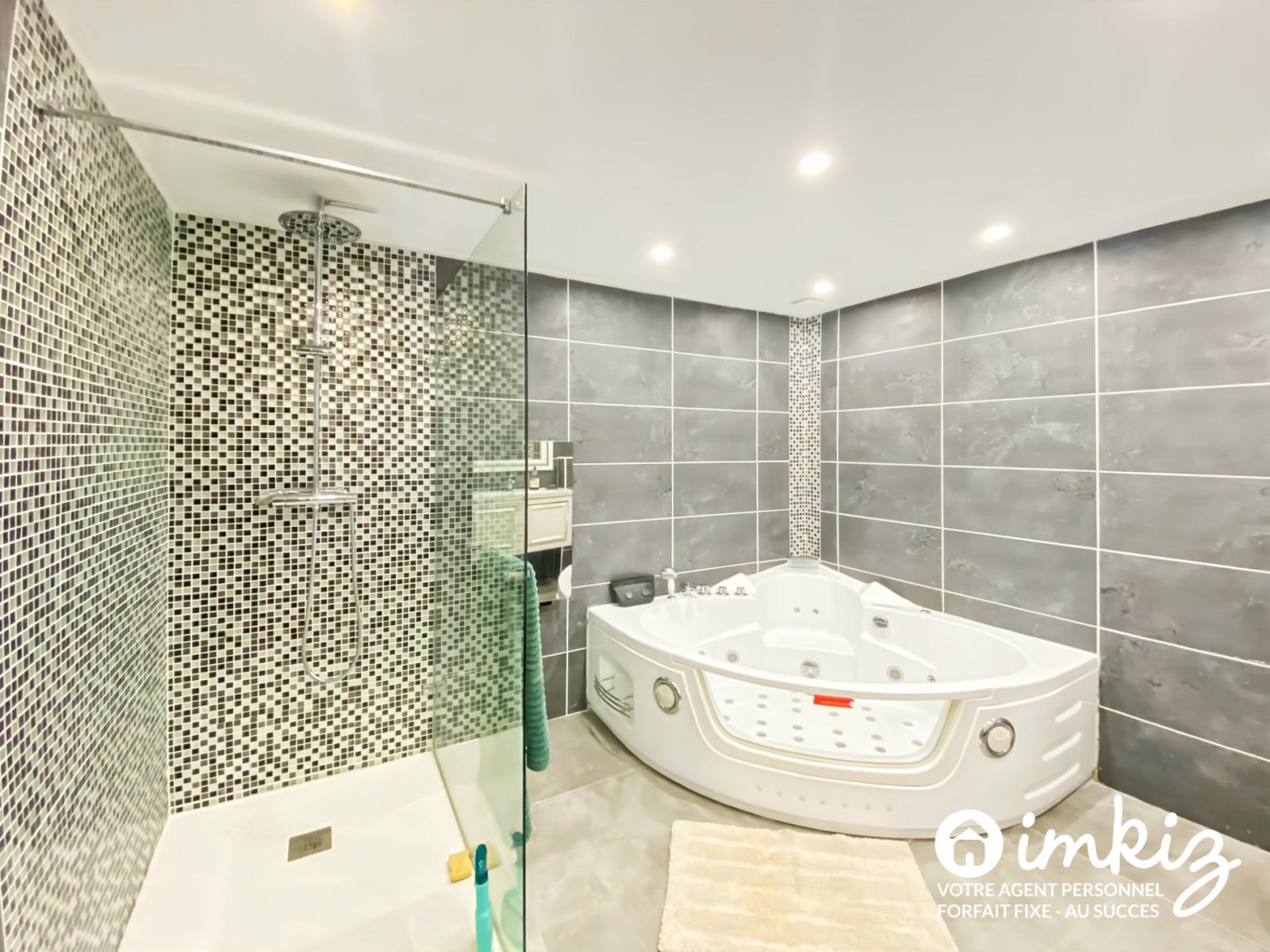 
                                                Vente
                                                 Maison 7 pièces