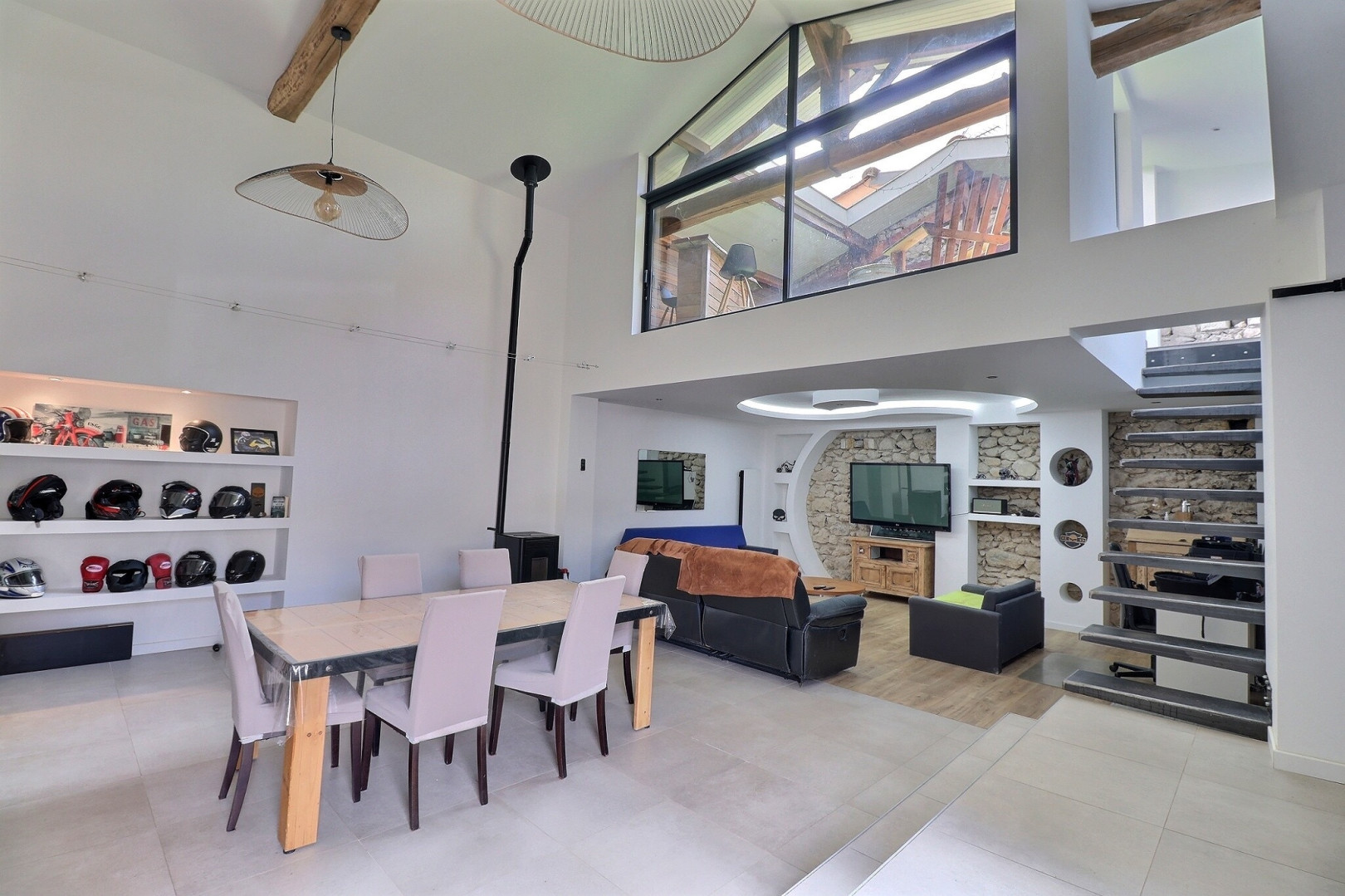 
                                                Vente
                                                 Maison 7 pièces
