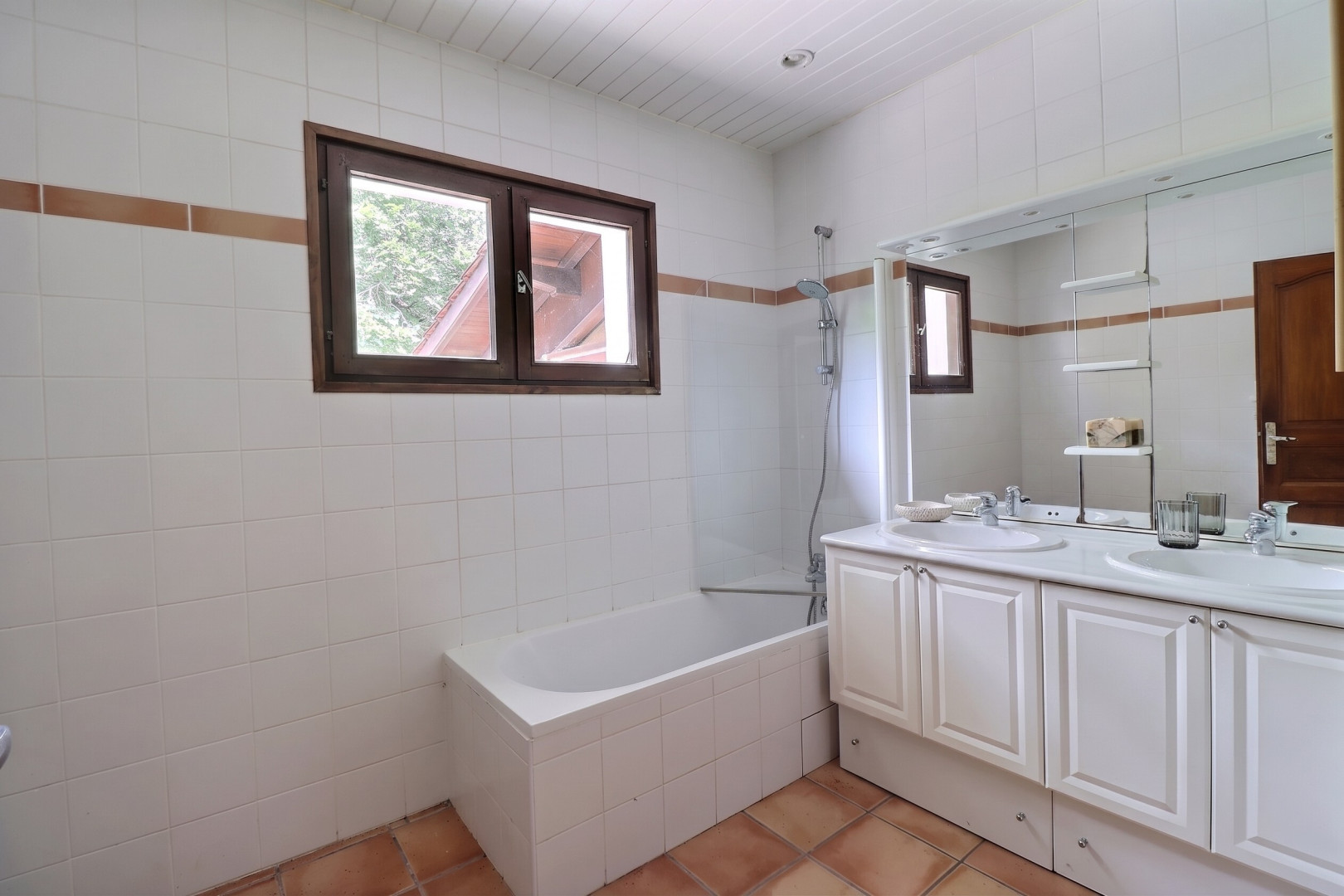 
                                                Vente
                                                 Maison 7 pièces