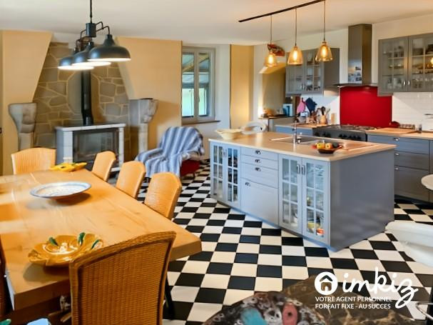 
                                                Vente
                                                 Maison 7 pièces