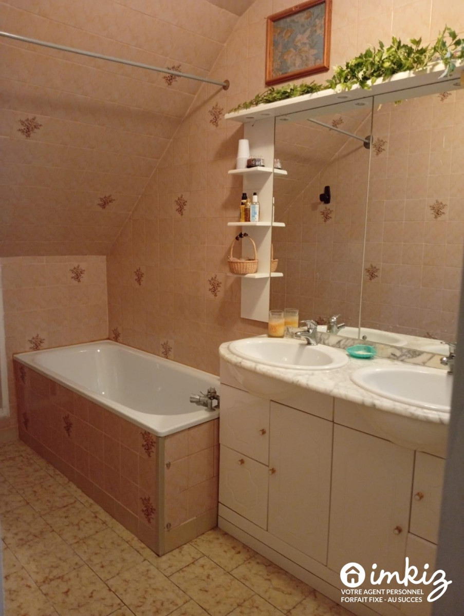 
                                                Vente
                                                 Maison 7 pièces