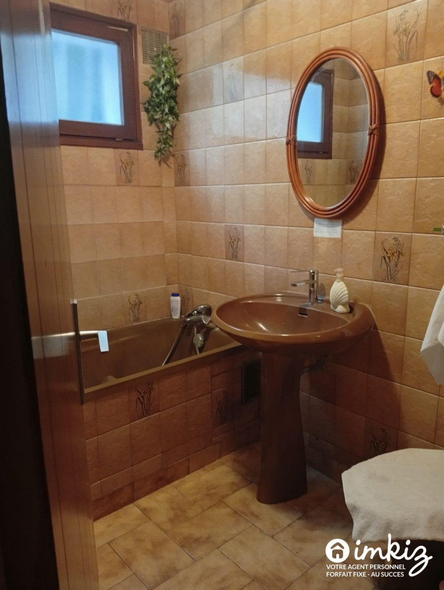 
                                                Vente
                                                 Maison 7 pièces