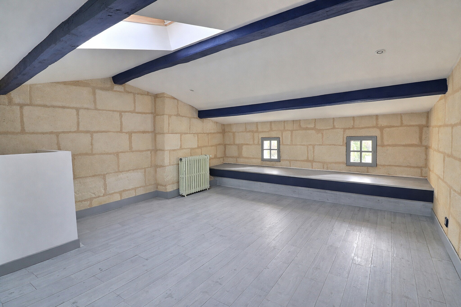 
                                                Vente
                                                 Maison 7 pièces