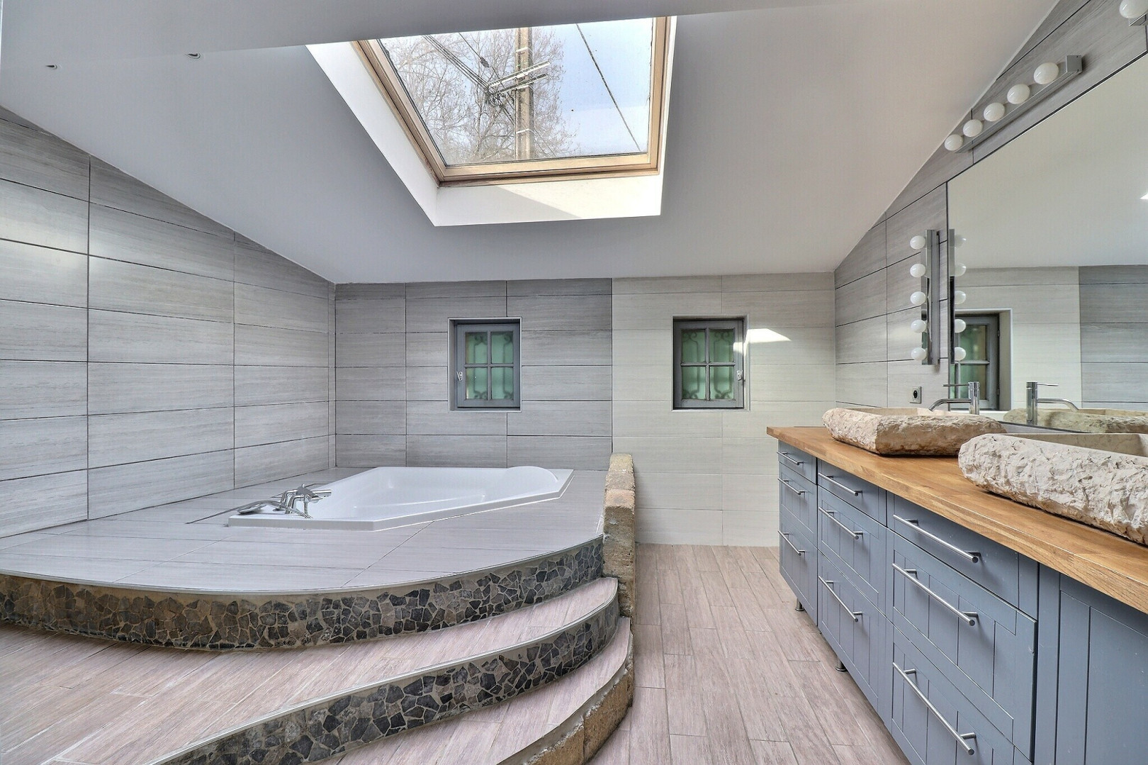 
                                                Vente
                                                 Maison 7 pièces