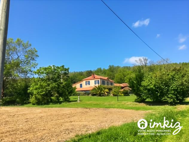 
                                                Vente
                                                 Maison 7 pièces