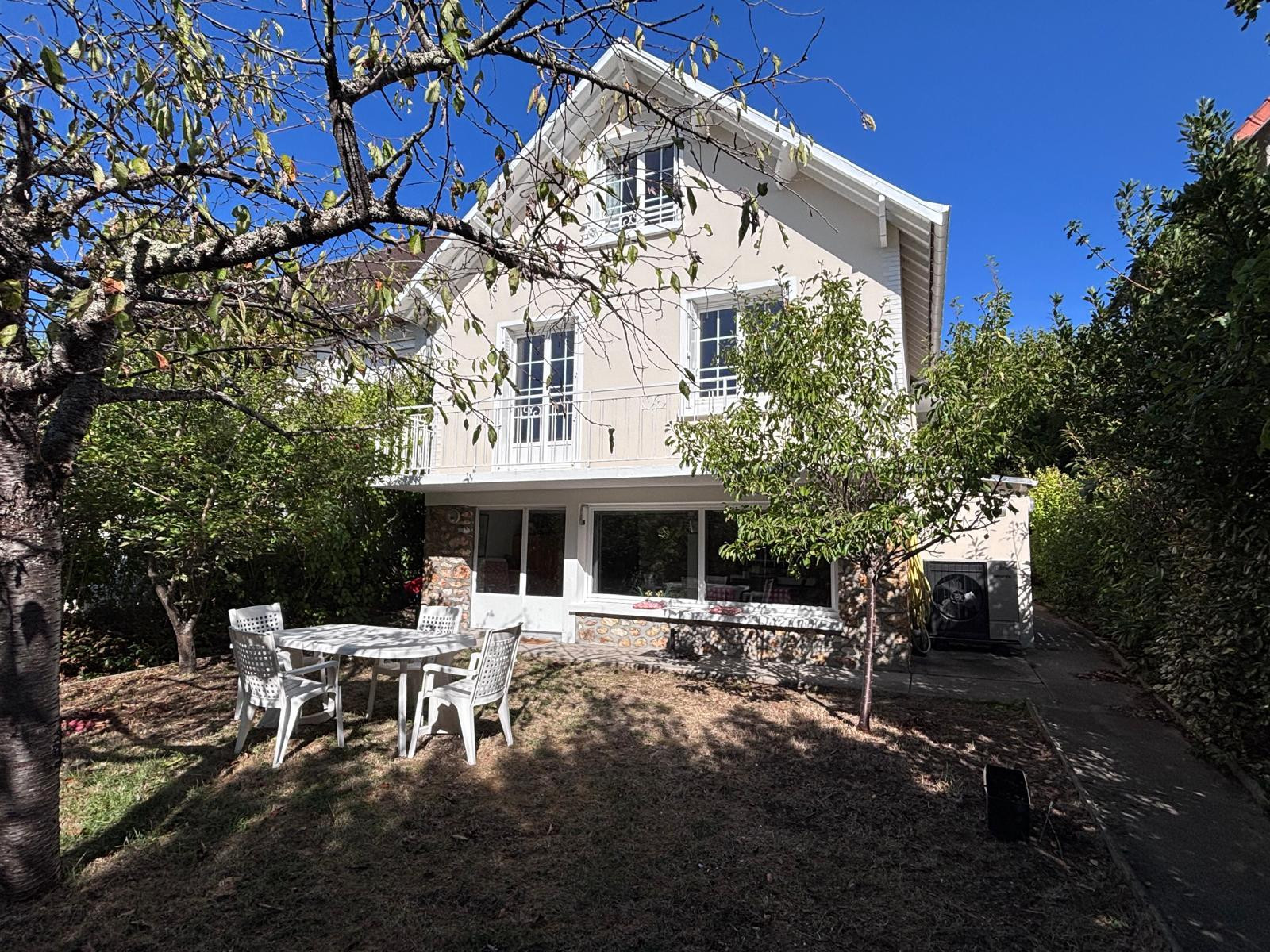
                                                Vente
                                                 Maison 7 pièces