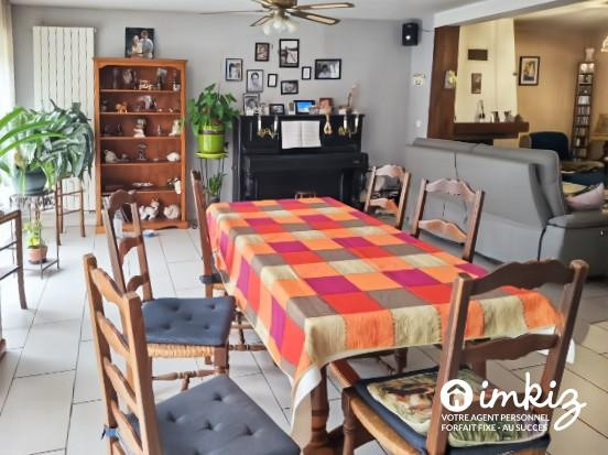 
                                                Vente
                                                 Maison 7 pièces