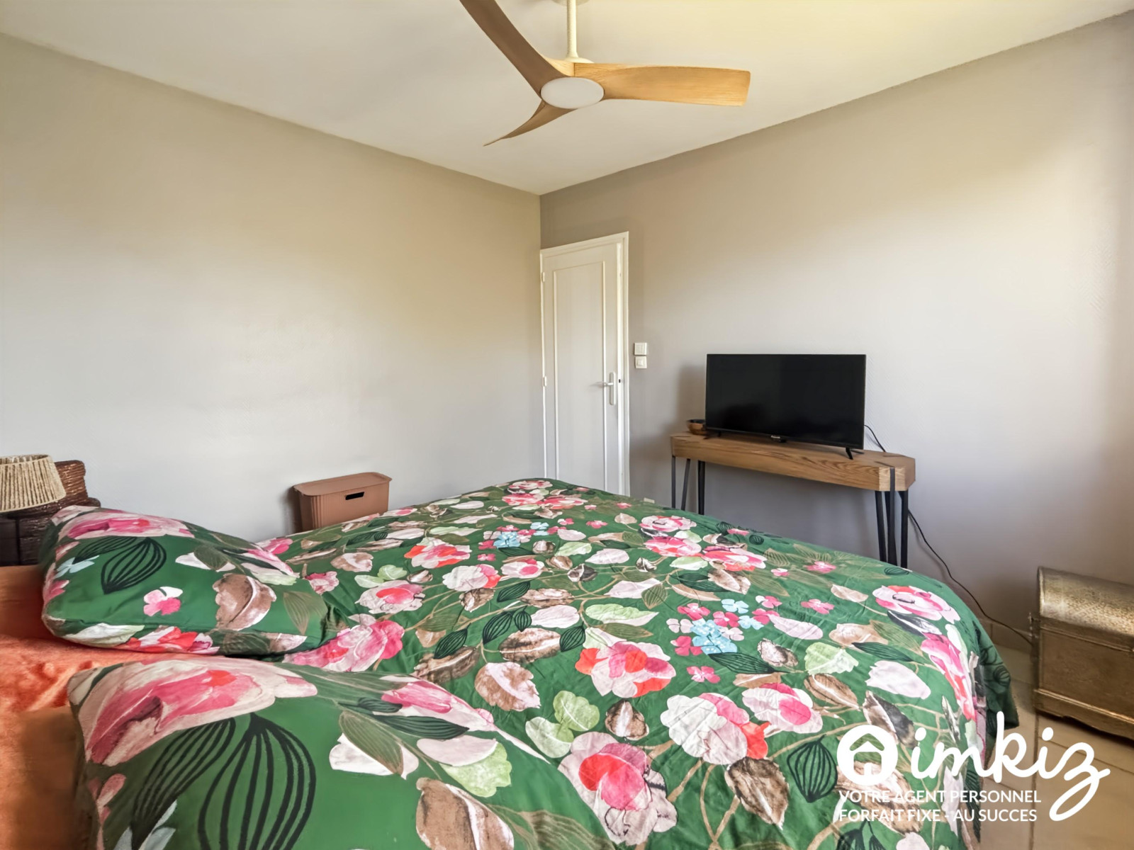 
                                                Vente
                                                 Maison 7 pièces à proximité de toutes commodités
