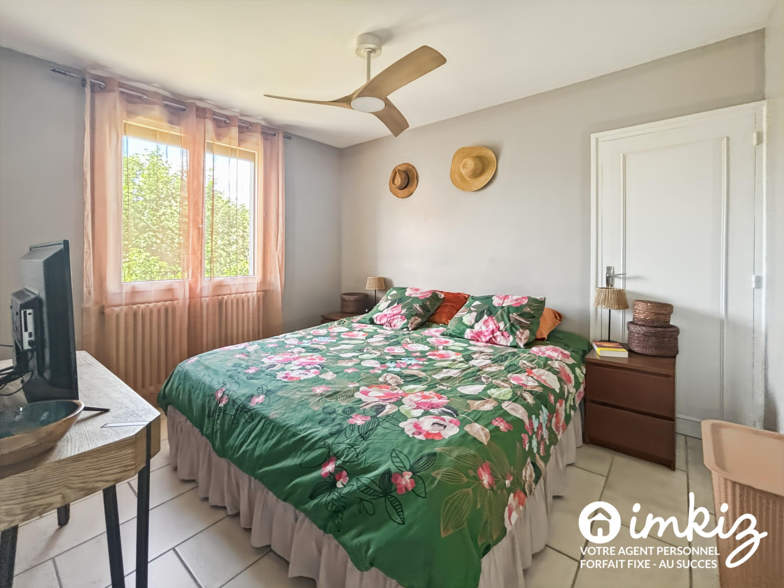 
                                                Vente
                                                 Maison 7 pièces à proximité de toutes commodités