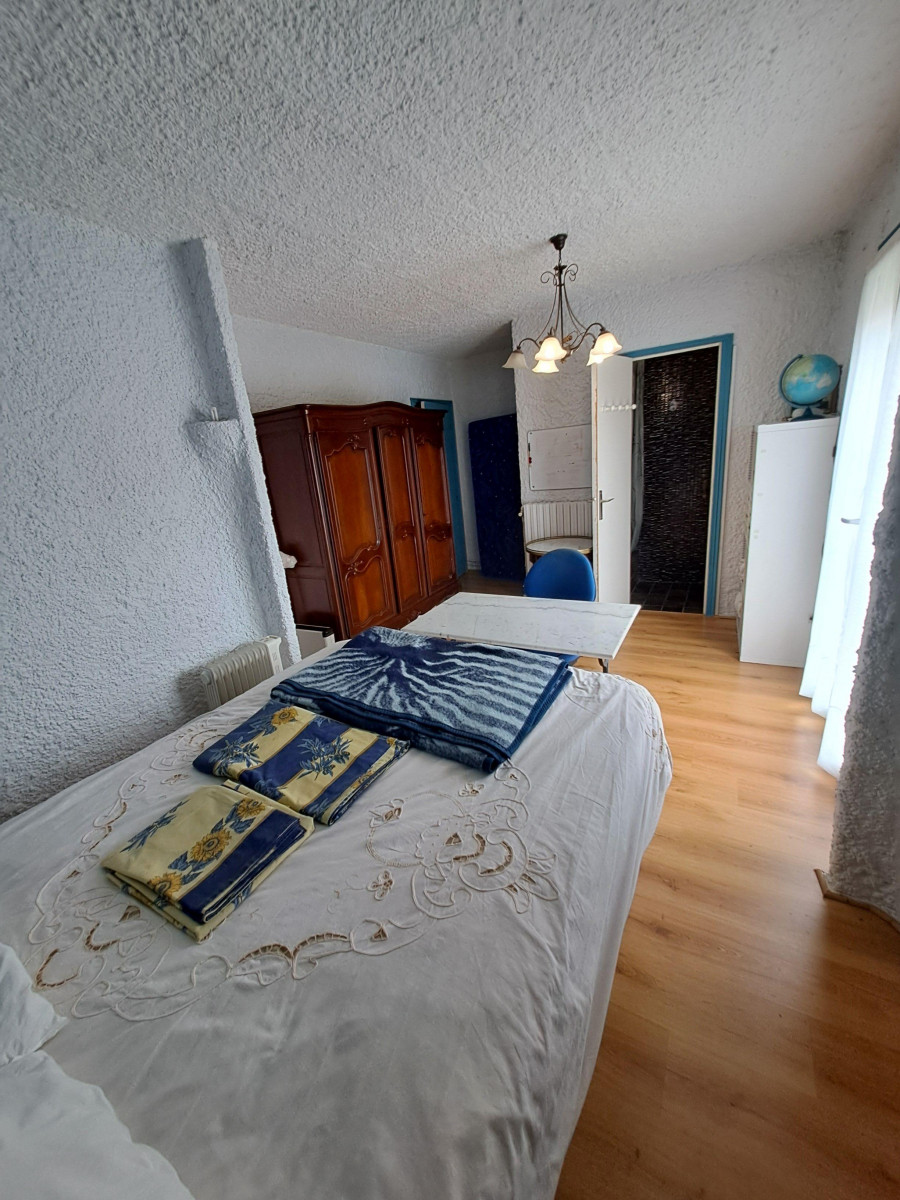 
                                                Vente
                                                 Maison 7 pièces, calme, grands volumes, lumineuse