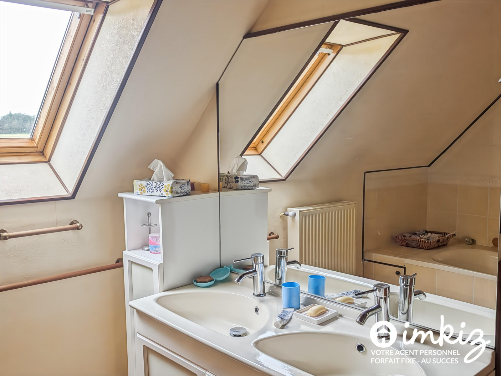 
                                                Vente
                                                 Maison 7 pièces  en excellent état sur jardin