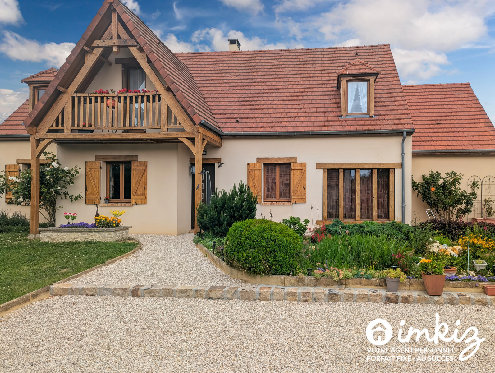 
                                                Vente
                                                 Maison 7 pièces  en excellent état sur jardin