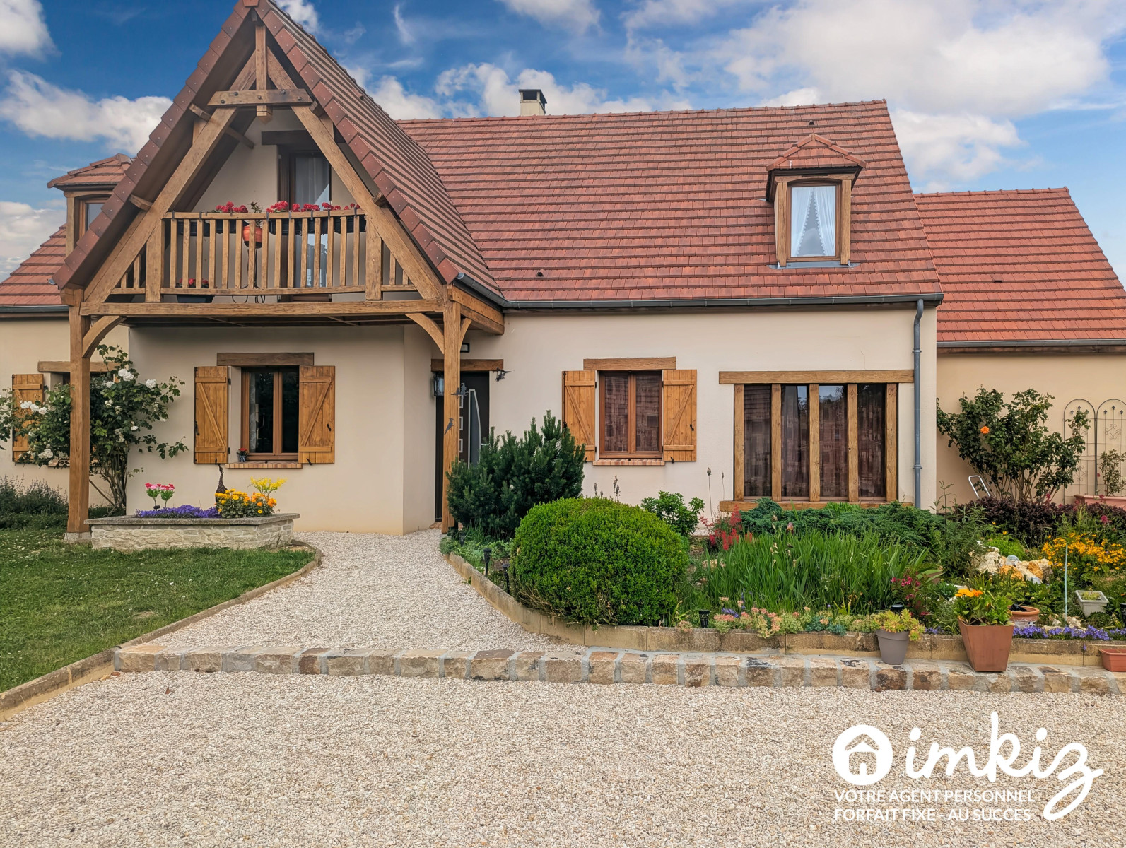 
                                                Vente
                                                 Maison 7 pièces  en excellent état sur jardin