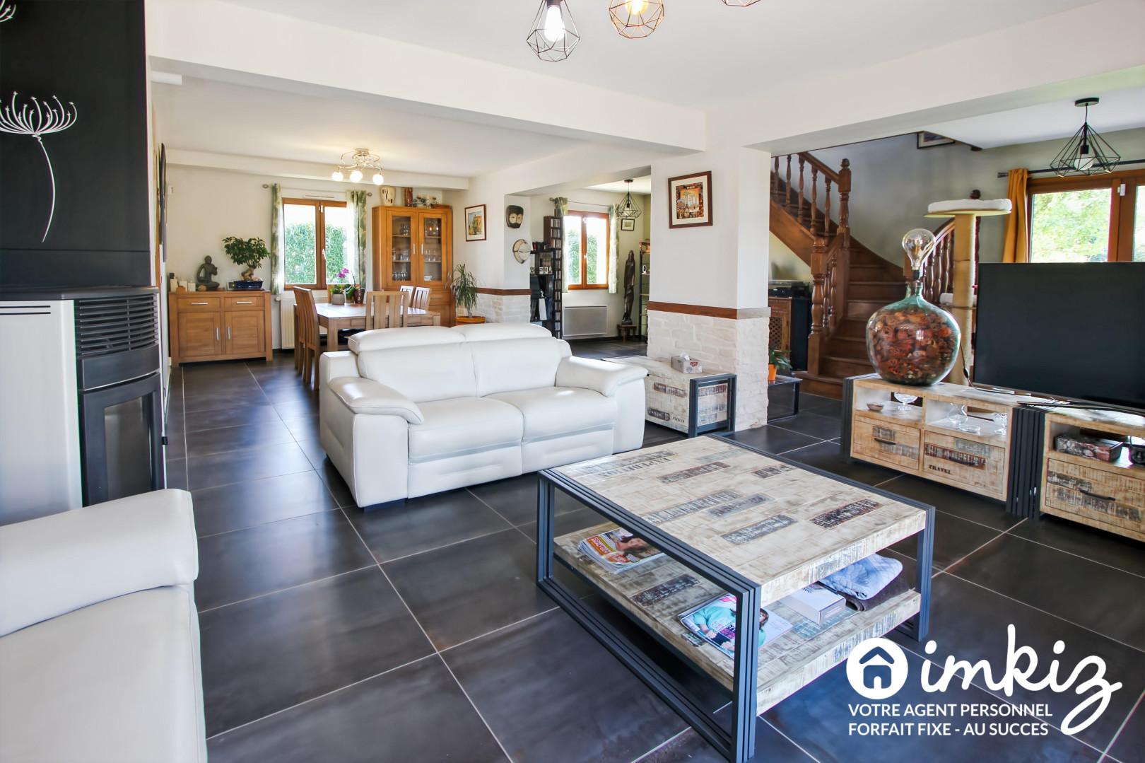 
                                                Vente
                                                 Maison 7 pièces  en excellent état sur jardin