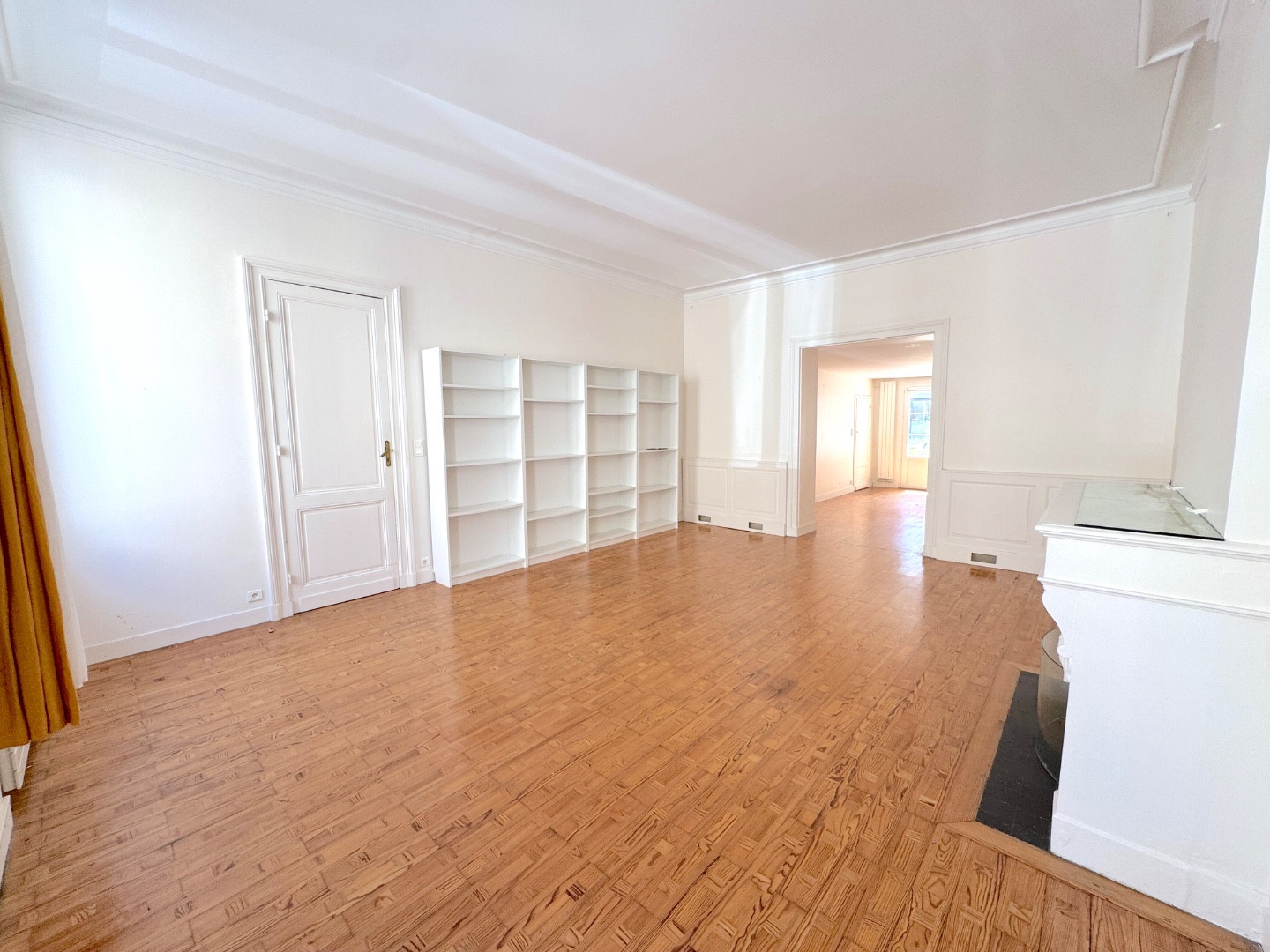 
                                                Vente
                                                 Maison 7 Pièces - Jardin - Chartrons