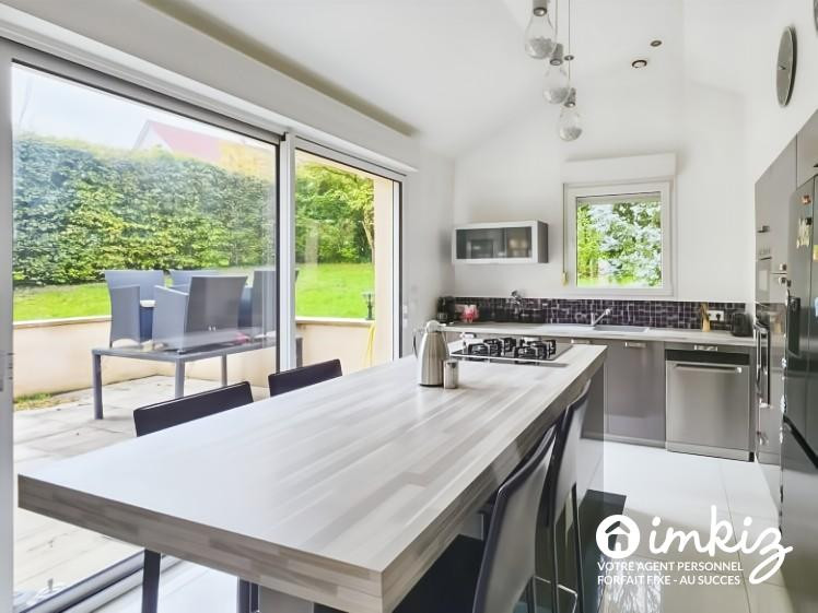 
                                                Vente
                                                 Maison 7 pièces, jardin, garage 2 voitures