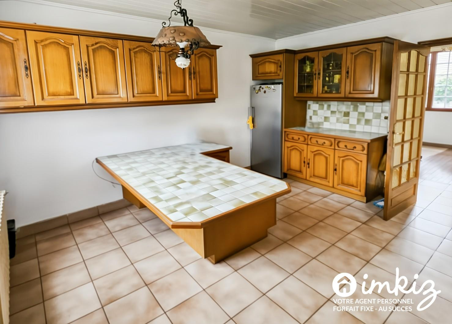 
                                                Vente
                                                 Maison 7 pièces sur grande parcelle arborée