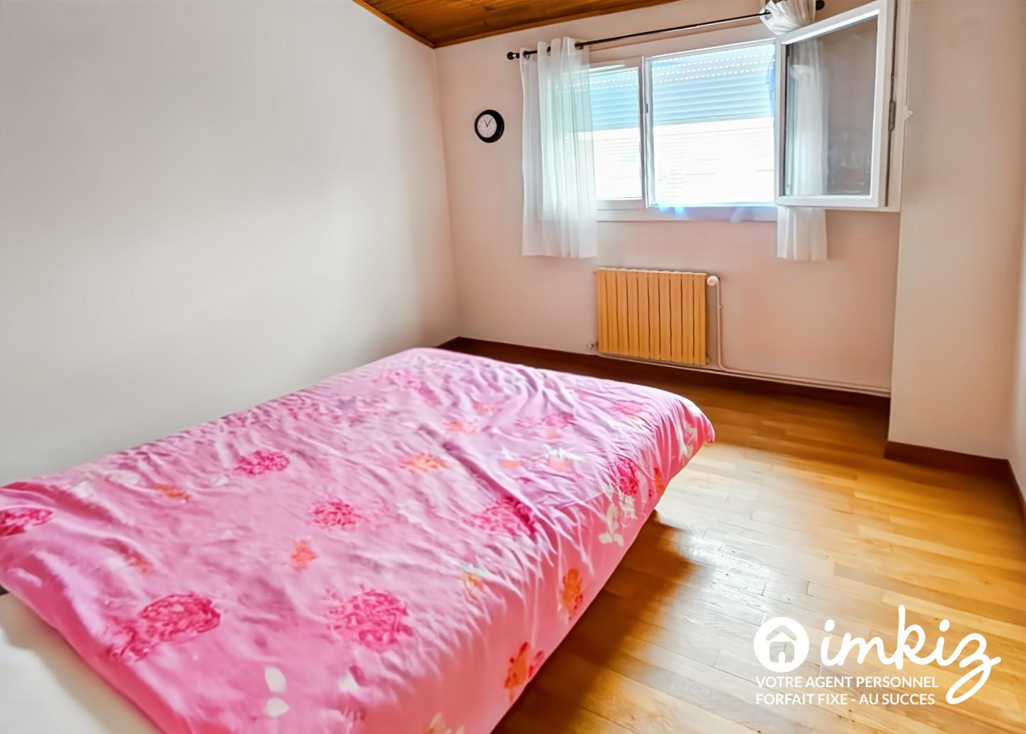 
                                                Vente
                                                 Maison 7 pièces sur grande parcelle arborée