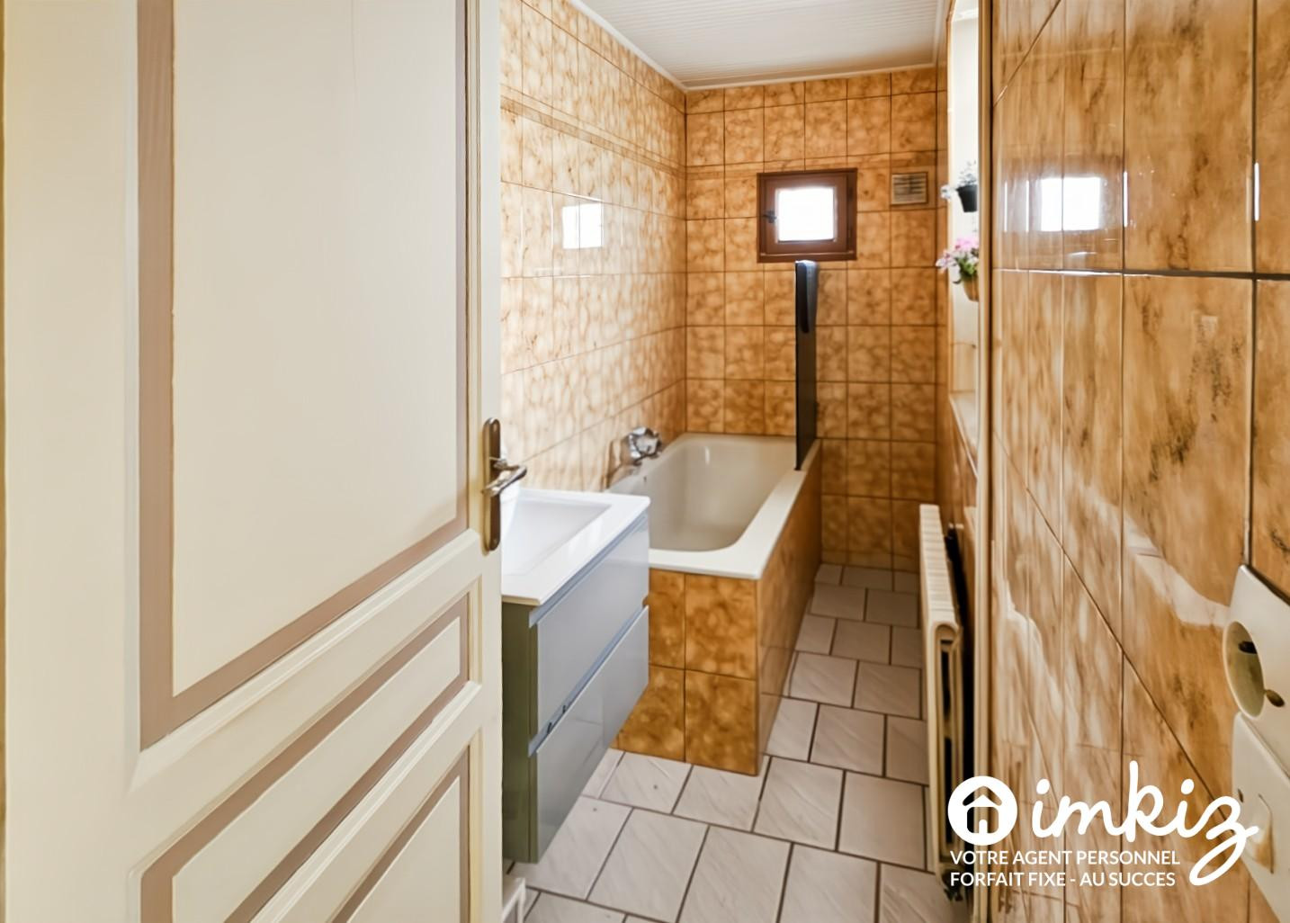 
                                                Vente
                                                 Maison 7 pièces sur grande parcelle arborée