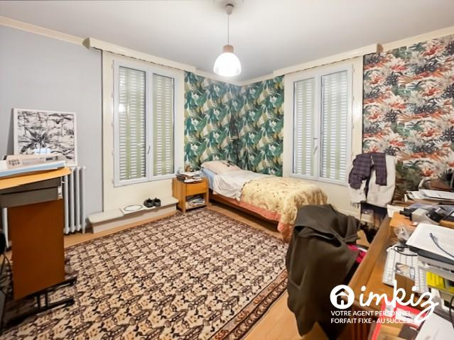 Vente
                                                 Maison 7 pièces + terrasse 32 m²