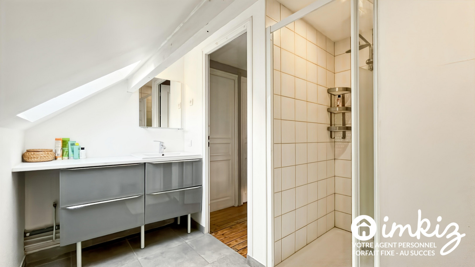 
                                                Vente
                                                 Maison 8 pièces