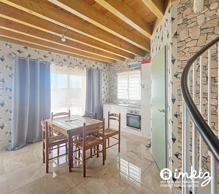 
                                                Vente
                                                 Maison 8 pièces