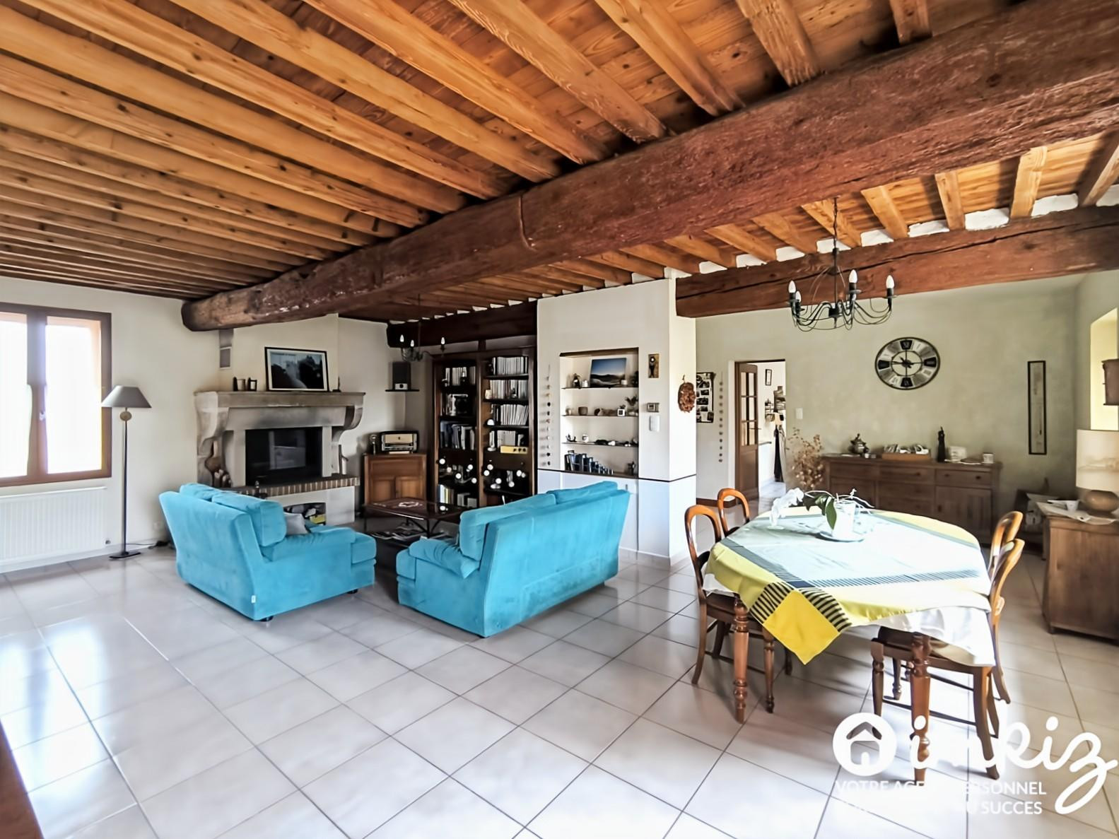 
                                                Vente
                                                 Maison 8 pièces