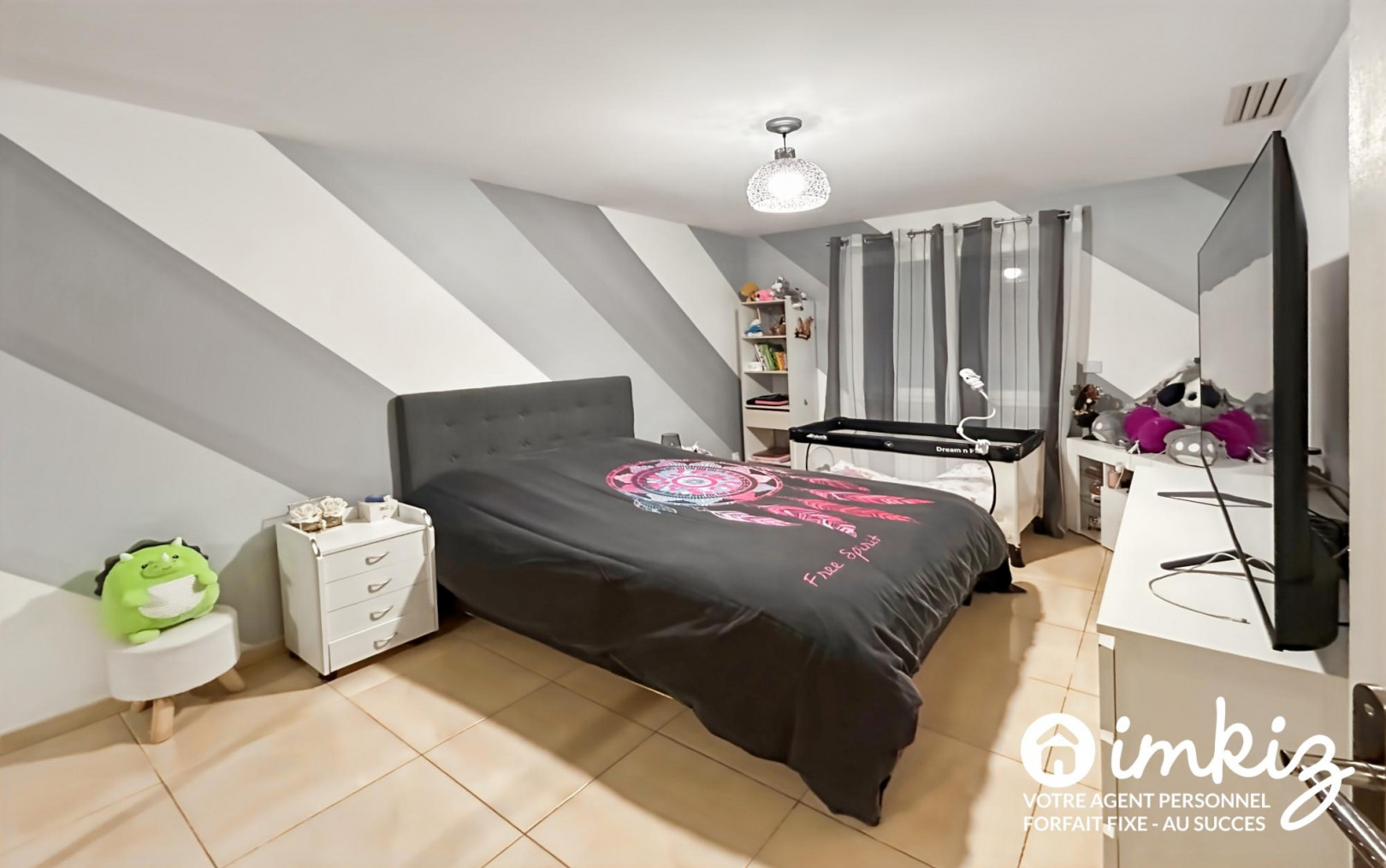 
                                                Vente
                                                 Maison 8 pièces