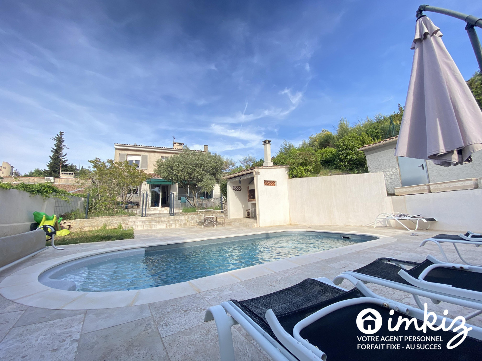 
                                                Vente
                                                 Maison 8 pièces