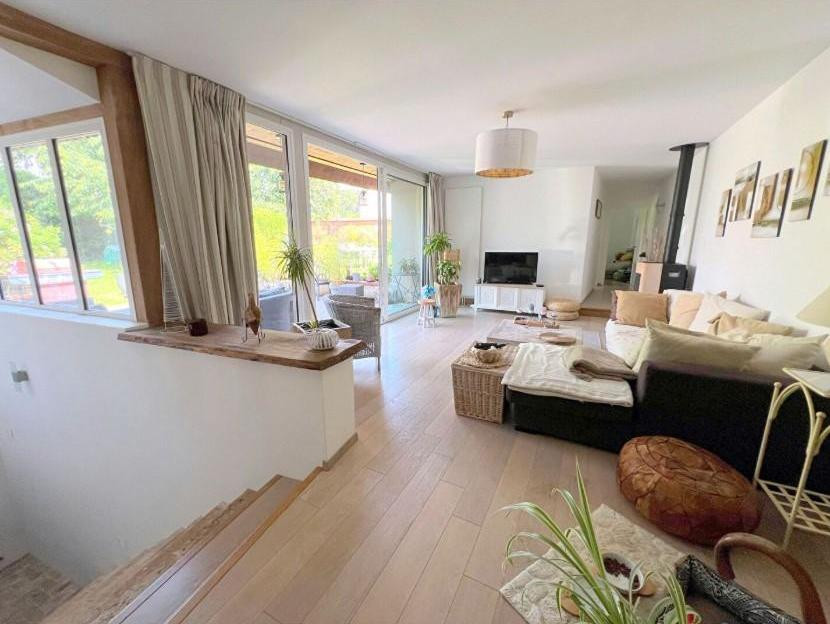 
                                                Vente
                                                 Maison 8 pièces