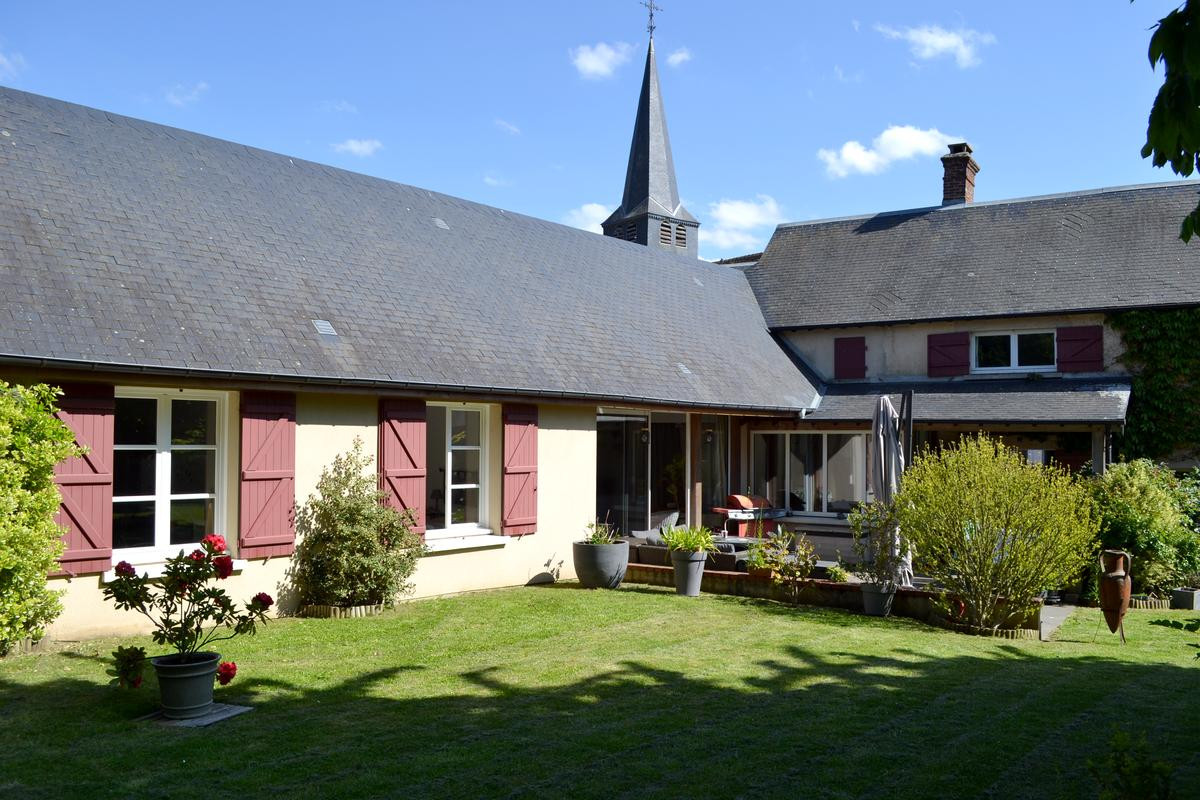 
                                                Vente
                                                 Maison 8 pièces