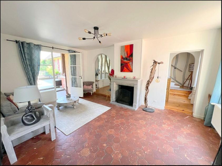 
                                                Vente
                                                 Maison 8 pièces