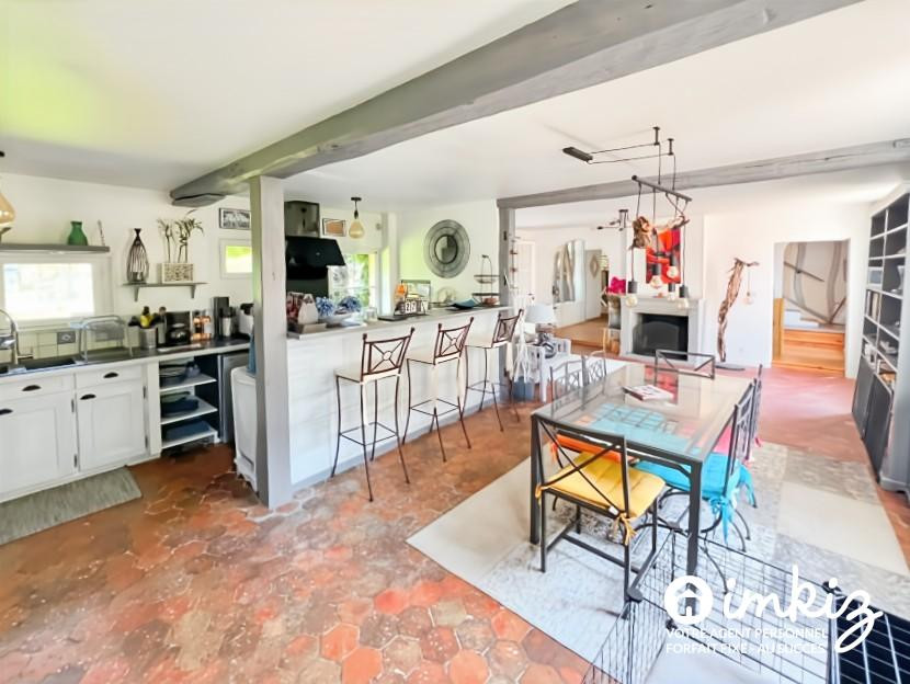 
                                                Vente
                                                 Maison 8 pièces