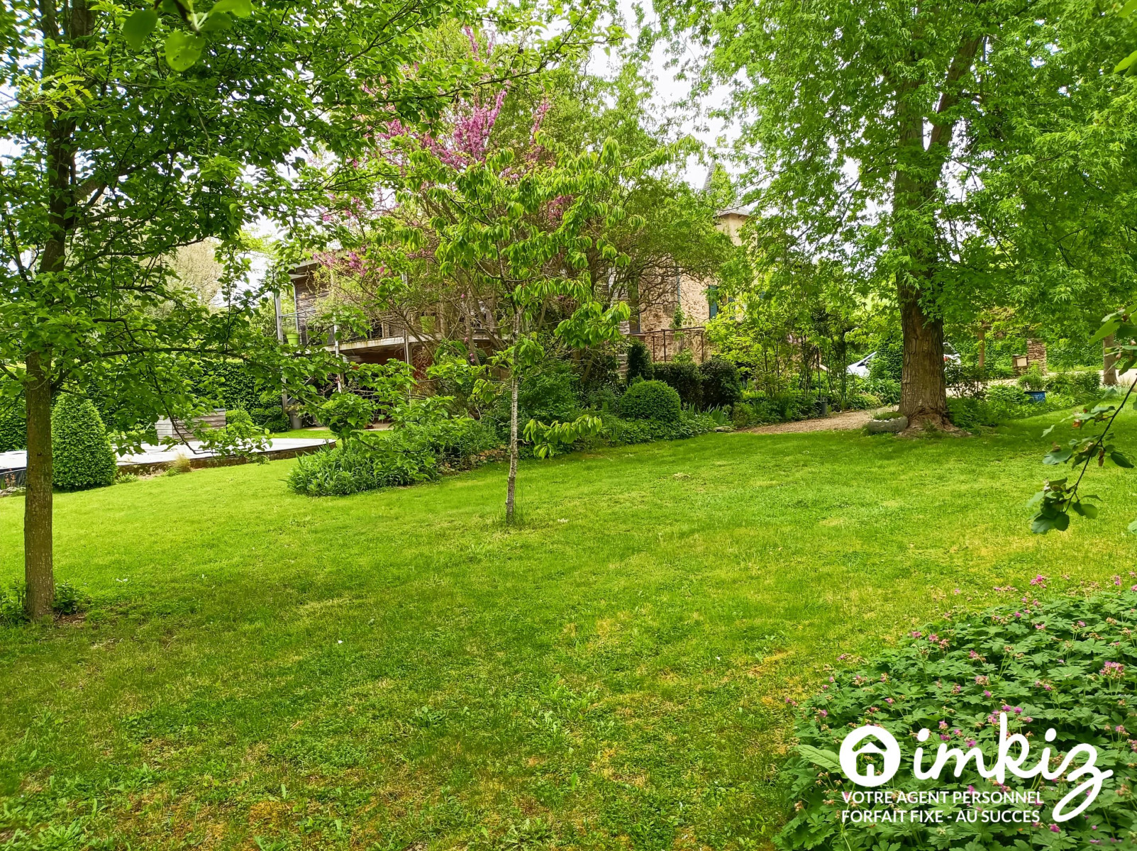 
                                                Vente
                                                 Maison 8 pièces