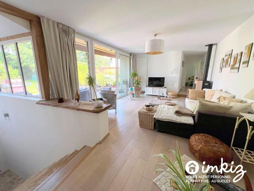 
                                                Vente
                                                 Maison 8 pièces